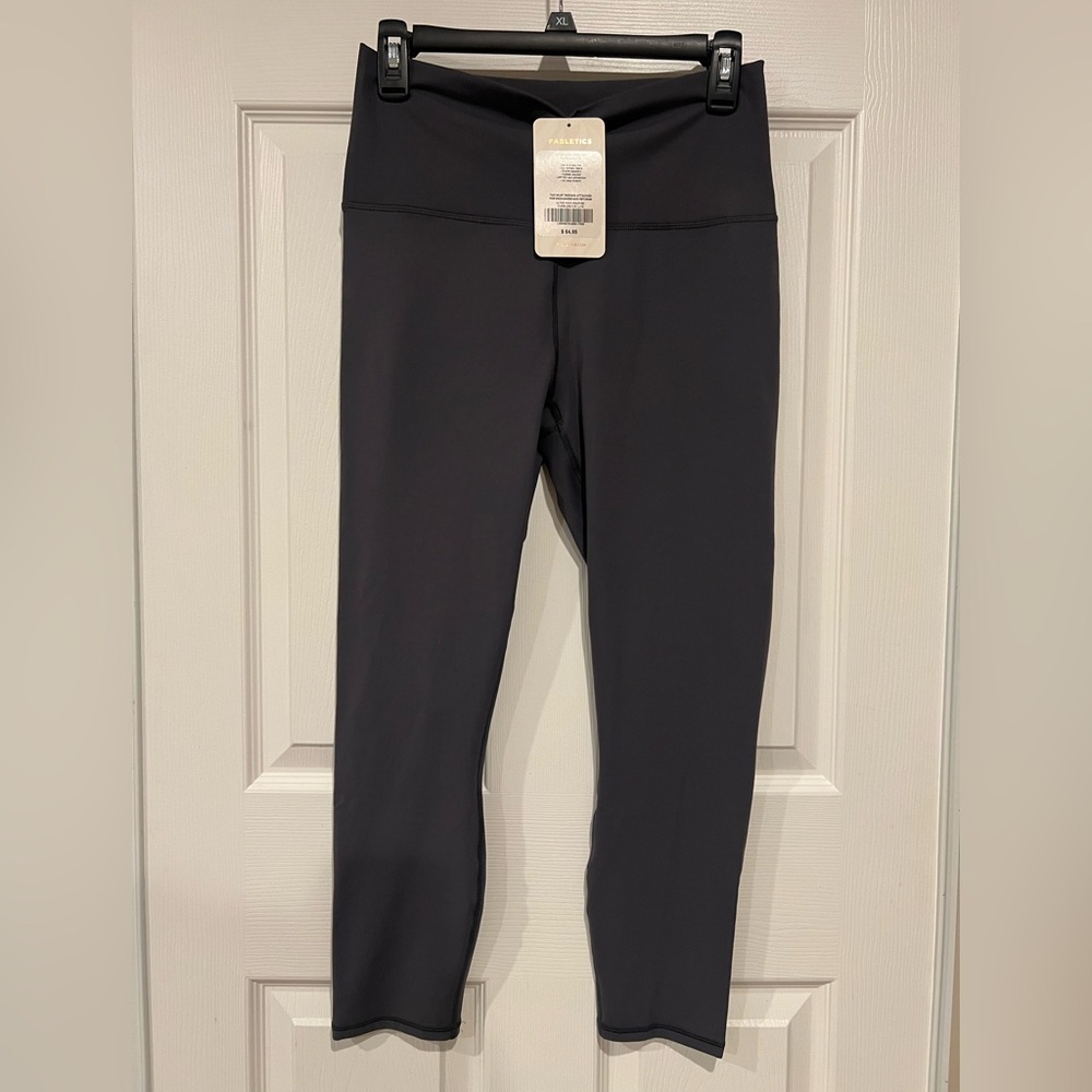 Fabletics Ultra High Waisted Charcoal Woman leggings
New With Tags. 🩶